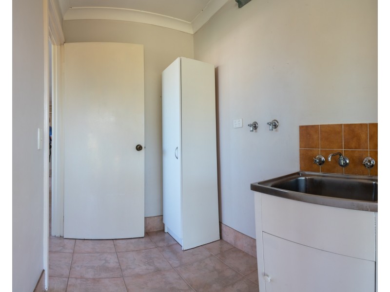 8  Knowle Way, Warnbro WA 6169