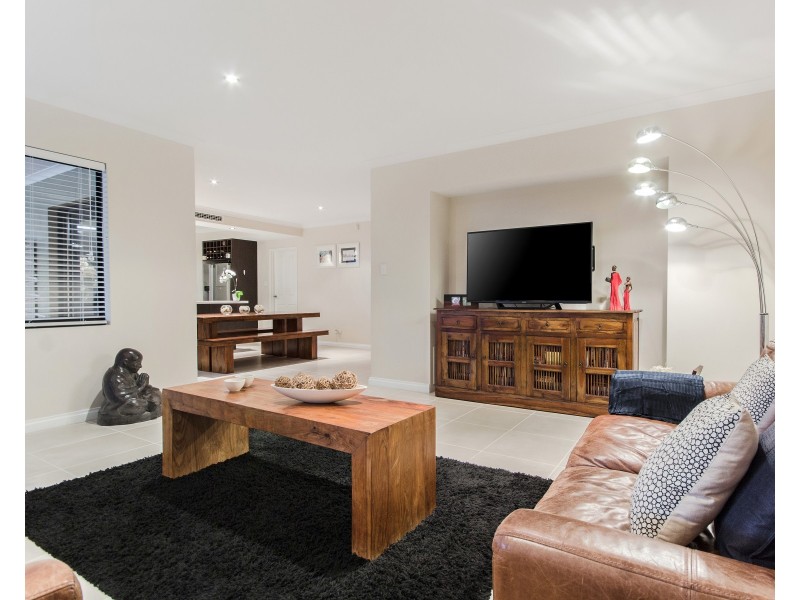 50 Bancoura Parkway, Secret Harbour WA 6173