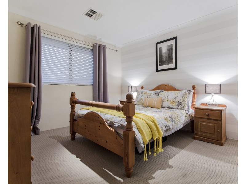 50 Bancoura Parkway, Secret Harbour WA 6173