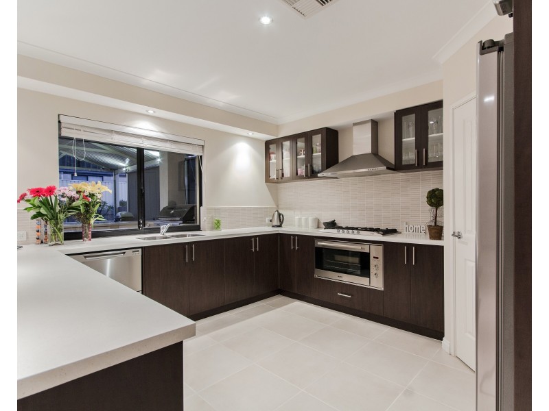 50 Bancoura Parkway, Secret Harbour WA 6173