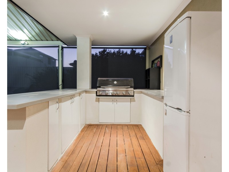 50 Bancoura Parkway, Secret Harbour WA 6173