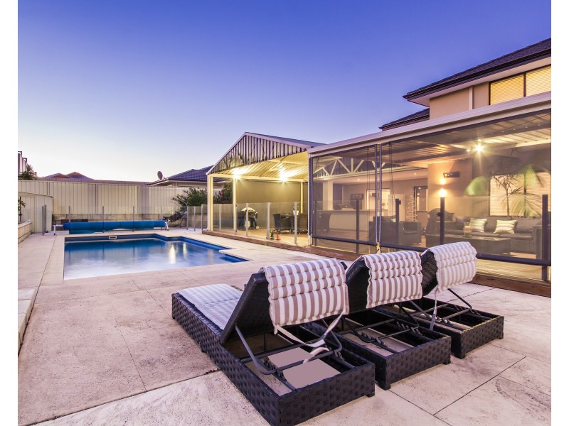 50 Bancoura Parkway, Secret Harbour WA 6173