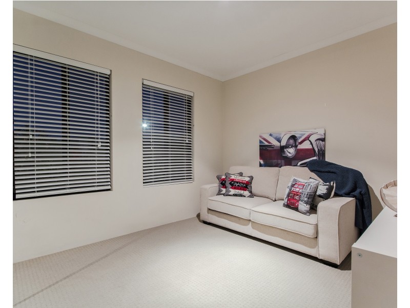 50 Bancoura Parkway, Secret Harbour WA 6173