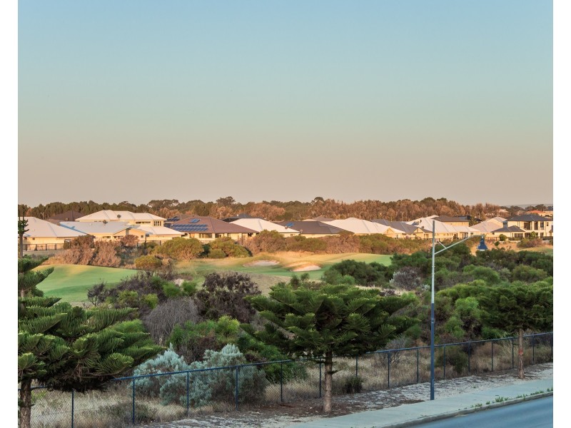 50 Bancoura Parkway, Secret Harbour WA 6173