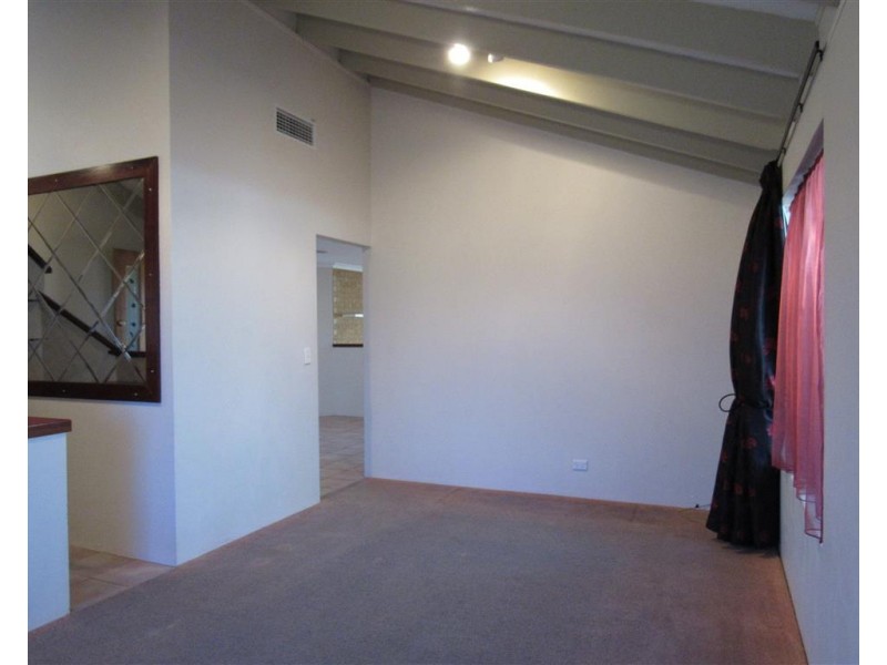 3 Java Place, Waikiki WA 6169