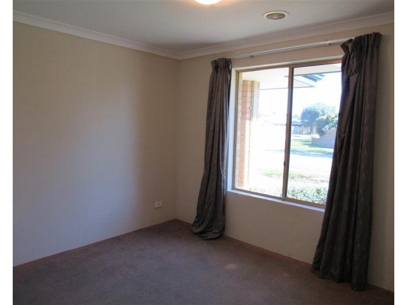 3 Java Place, Waikiki WA 6169