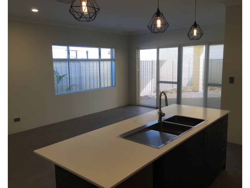 16 Barnong  Road, Golden Bay WA 6174