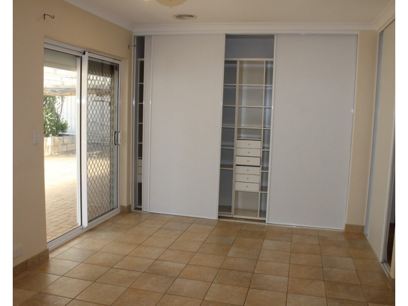 57 Teraglin Way, Warnbro WA 6169