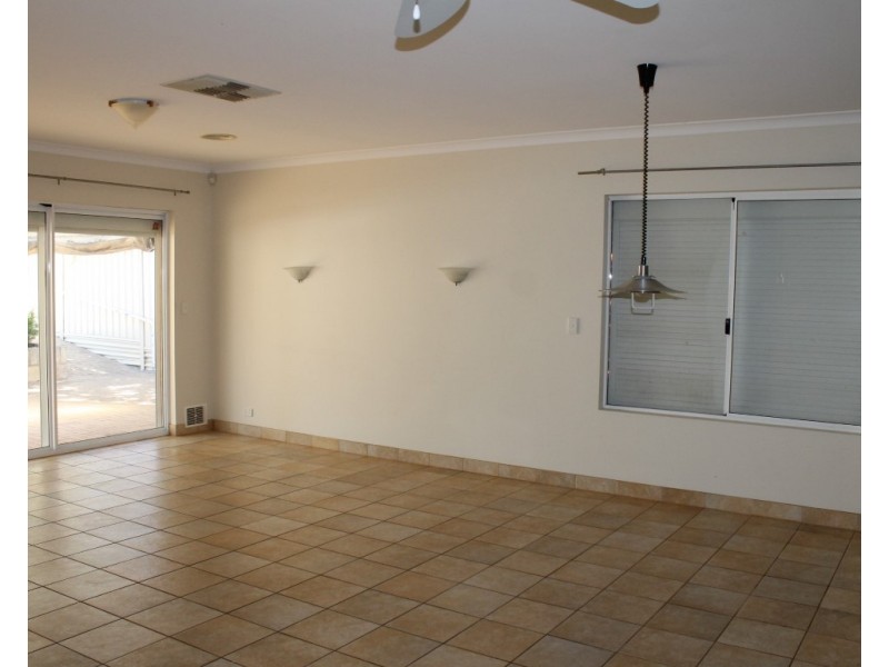 57 Teraglin Way, Warnbro WA 6169
