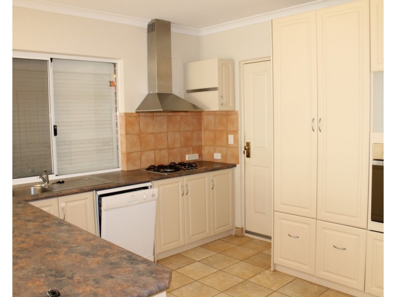 57 Teraglin Way, Warnbro WA 6169