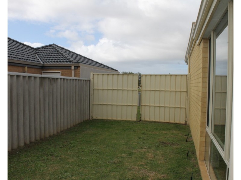 21 Baybreeze Promenade, Shoalwater WA 6169