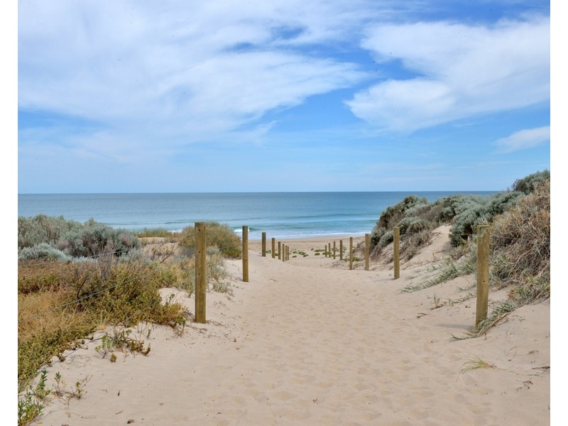 41 Turtles Bend, Secret Harbour WA 6173