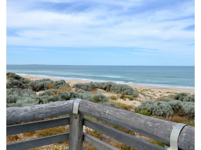 41 Turtles Bend, Secret Harbour WA 6173