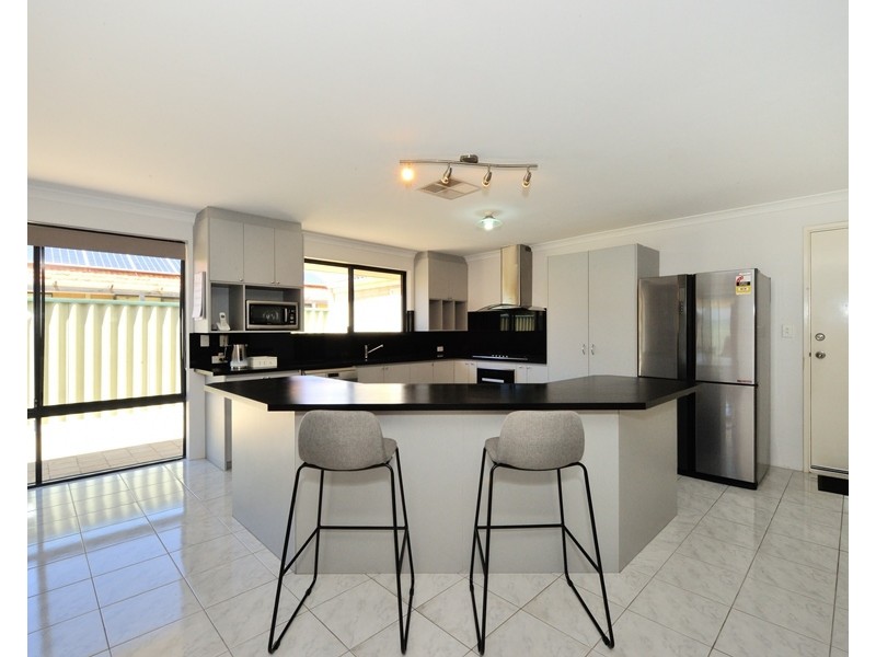 29 Bordeaux Ramble, Port Kennedy WA 6172