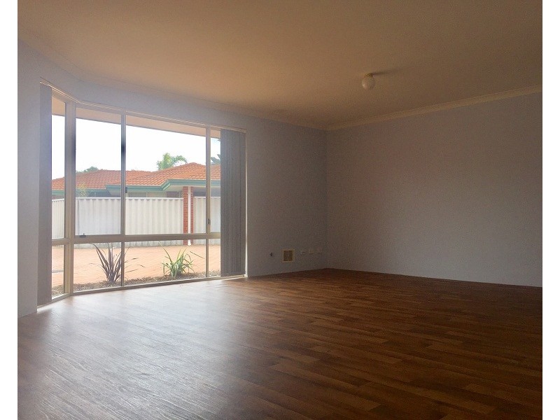 1/7 Greenlea Crescent, Warnbro WA 6169