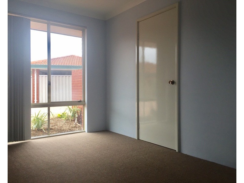 1/7 Greenlea Crescent, Warnbro WA 6169