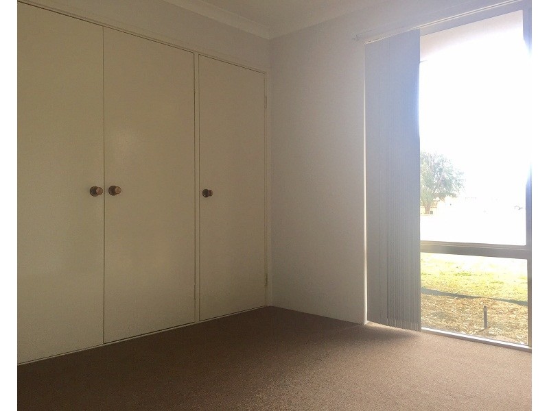 1/7 Greenlea Crescent, Warnbro WA 6169