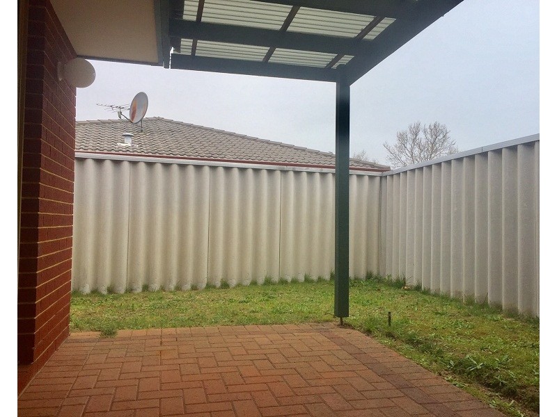 1/7 Greenlea Crescent, Warnbro WA 6169