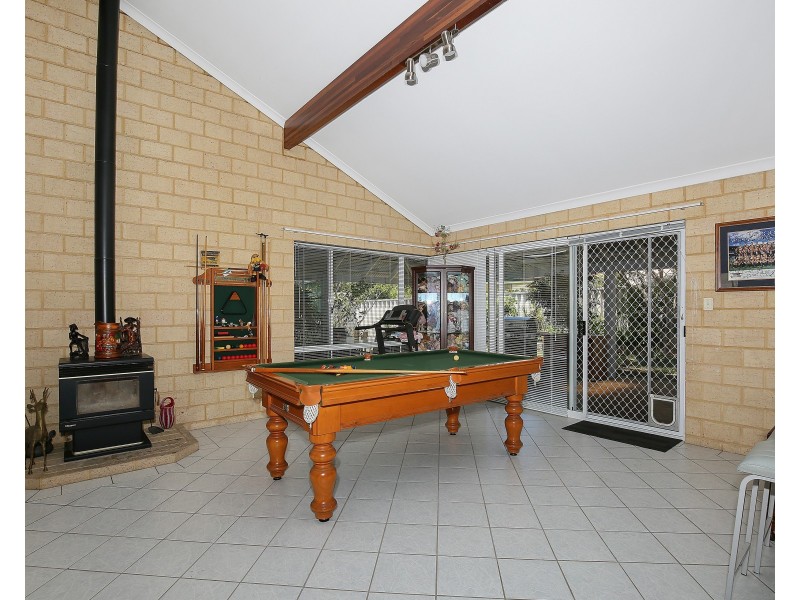 8 Muntries Place, Halls Head WA 6210