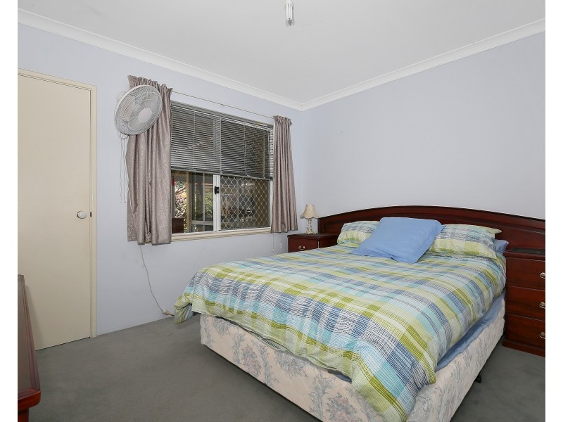 8 Muntries Place, Halls Head WA 6210