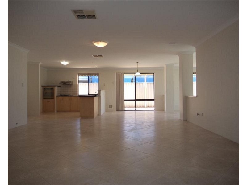 116 San Sebastian Boulevard, Port Kennedy WA 6172