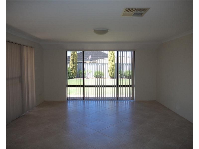 116 San Sebastian Boulevard, Port Kennedy WA 6172