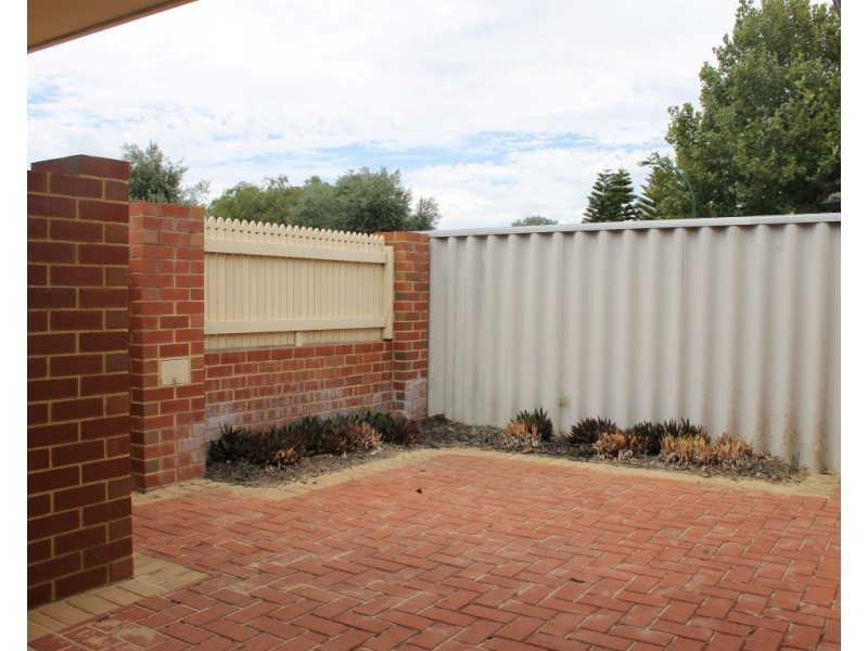 4 Pamplona Boulevard, Port Kennedy WA 6172