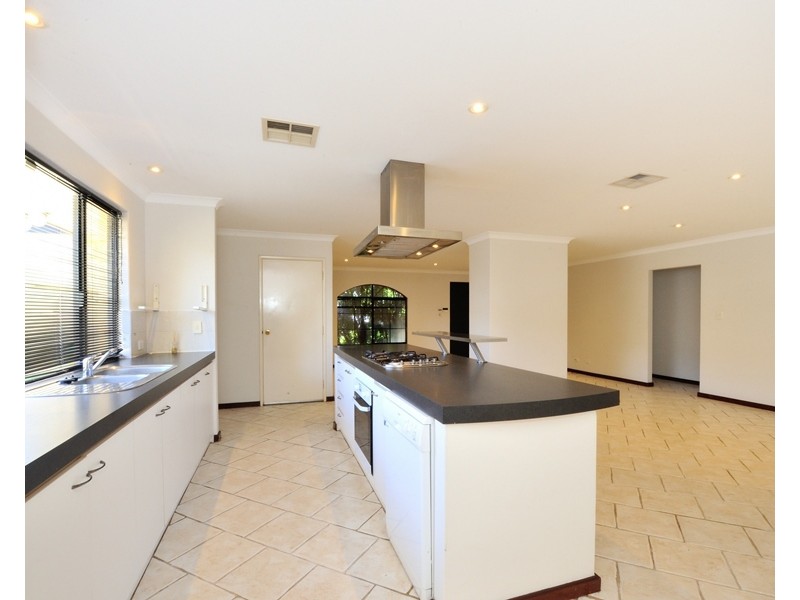 170  Grand Ocean Boulevard, Port Kennedy WA 6172