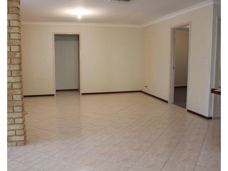 65 Triton Avenue, Waikiki WA 6169