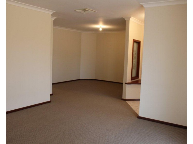 65 Triton Avenue, Waikiki WA 6169