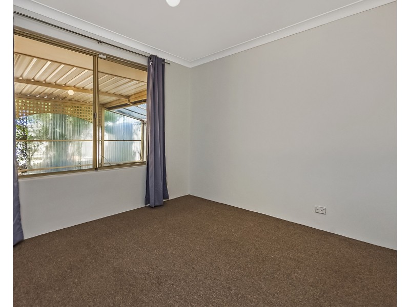 44 Rand Avenue, Waikiki WA 6169