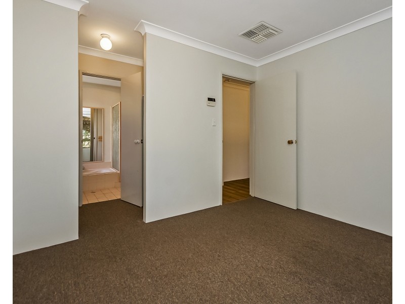 44 Rand Avenue, Waikiki WA 6169