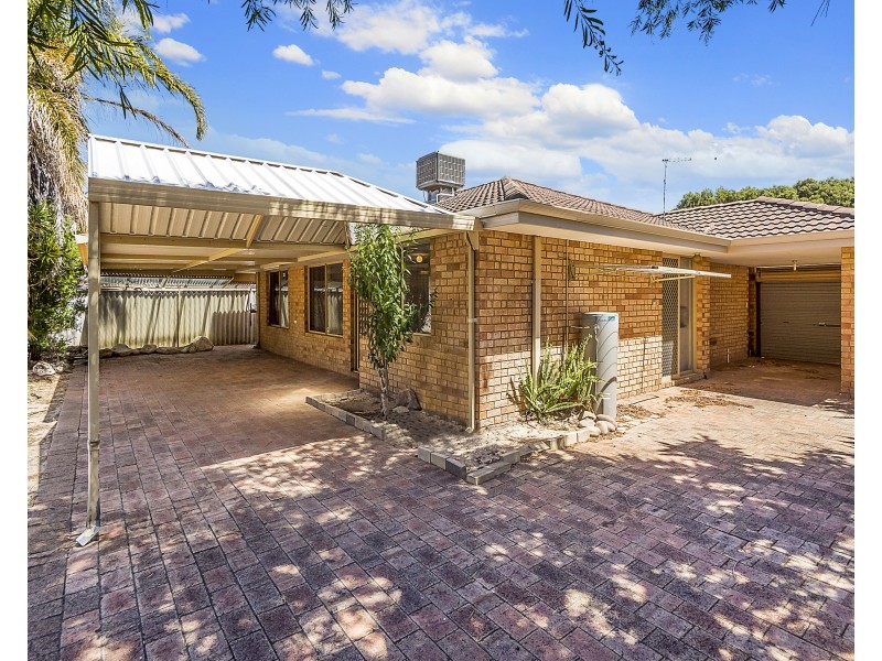 44 Rand Avenue, Waikiki WA 6169