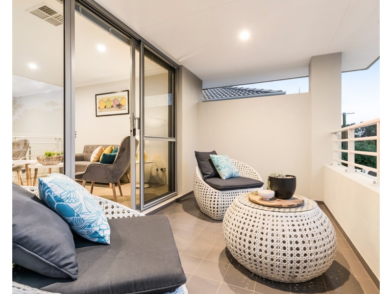 10 Roe Street, Rockingham WA 6168