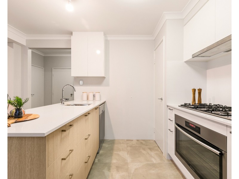 10 Roe Street, Rockingham WA 6168