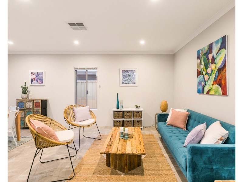 10 Roe Street, Rockingham WA 6168