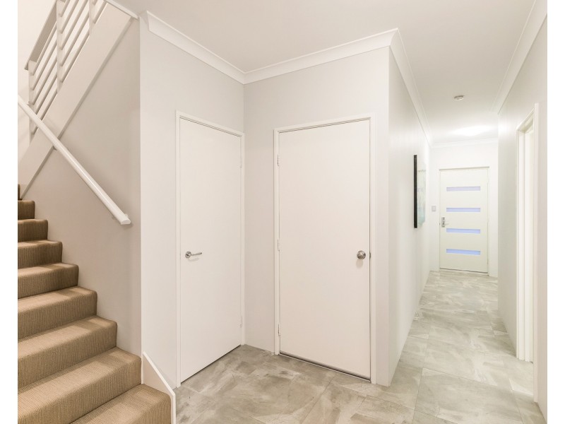 10 Roe Street, Rockingham WA 6168