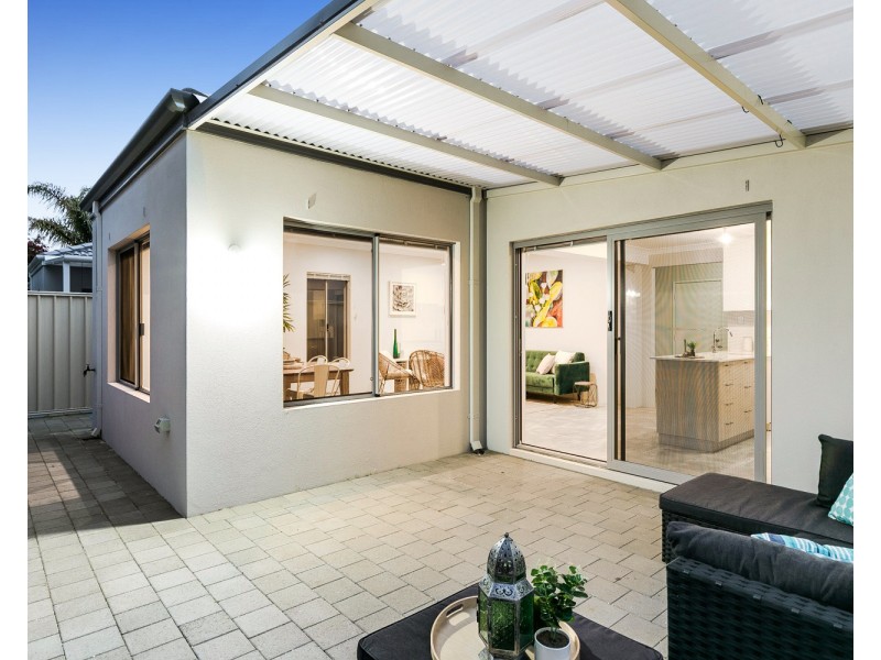 10 Roe Street, Rockingham WA 6168