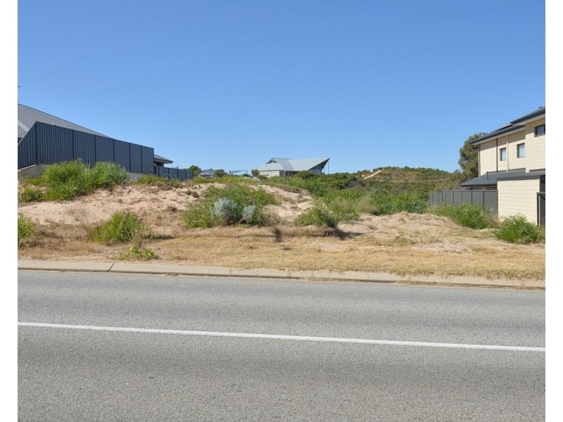 82 Crystaluna Drive, Golden Bay WA 6174