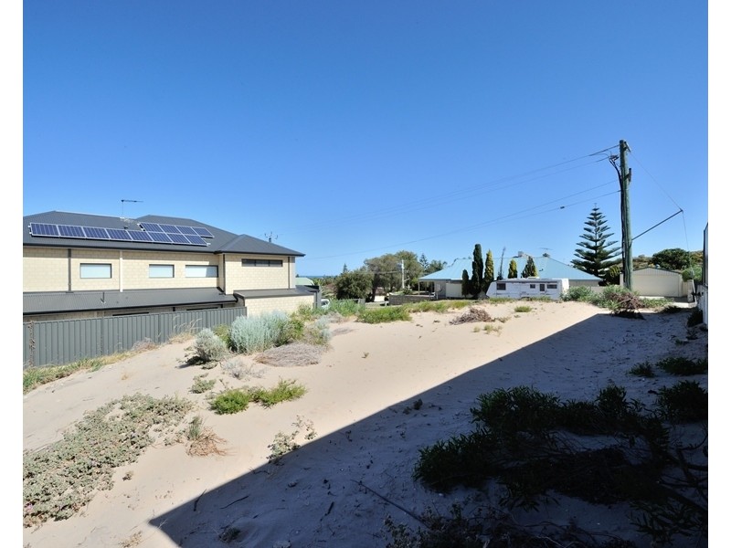 82 Crystaluna Drive, Golden Bay WA 6174