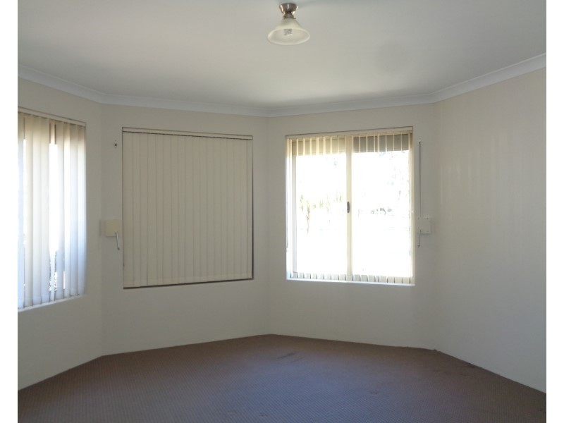 8 Montoro Drive, Port Kennedy WA 6172