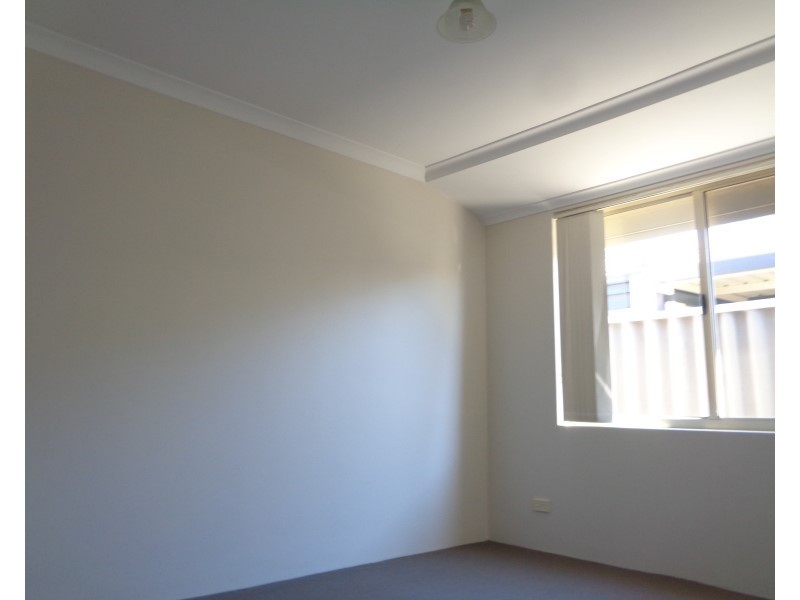 8 Montoro Drive, Port Kennedy WA 6172