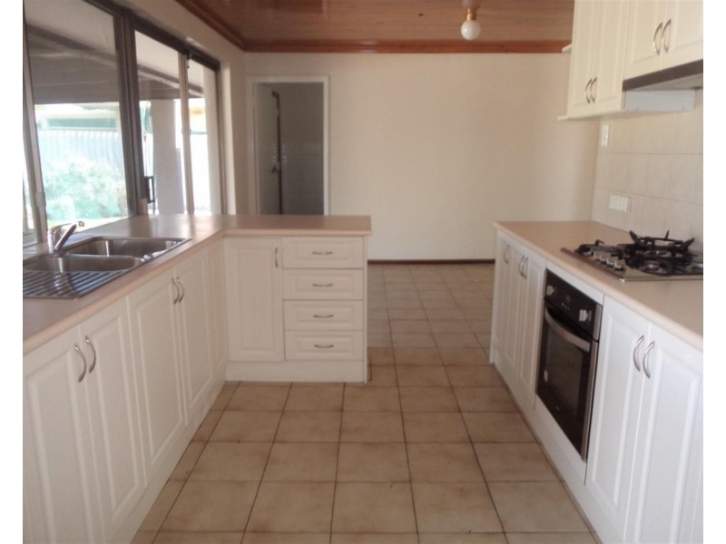 4 Jamaican Road, Safety Bay WA 6169