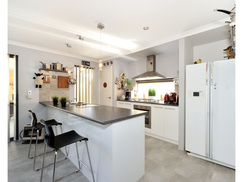 48  Mallina Crescent, Golden Bay WA 6174