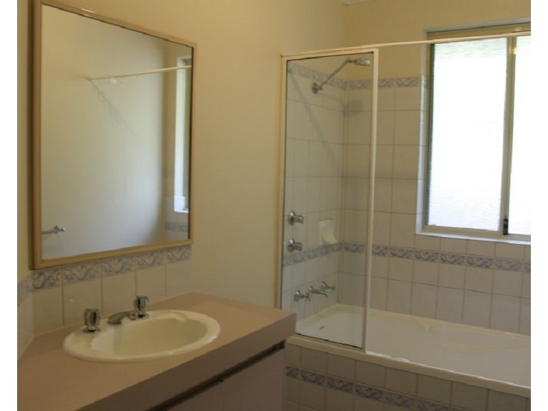 28 McNairn Cross, Leda WA 6170