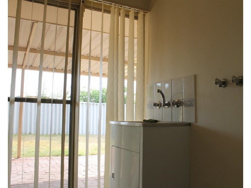 28 McNairn Cross, Leda WA 6170