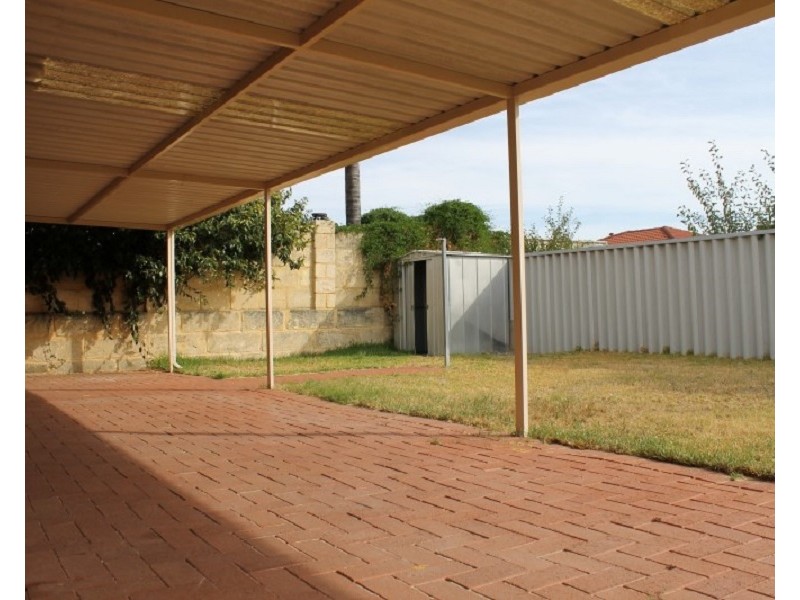 28 McNairn Cross, Leda WA 6170