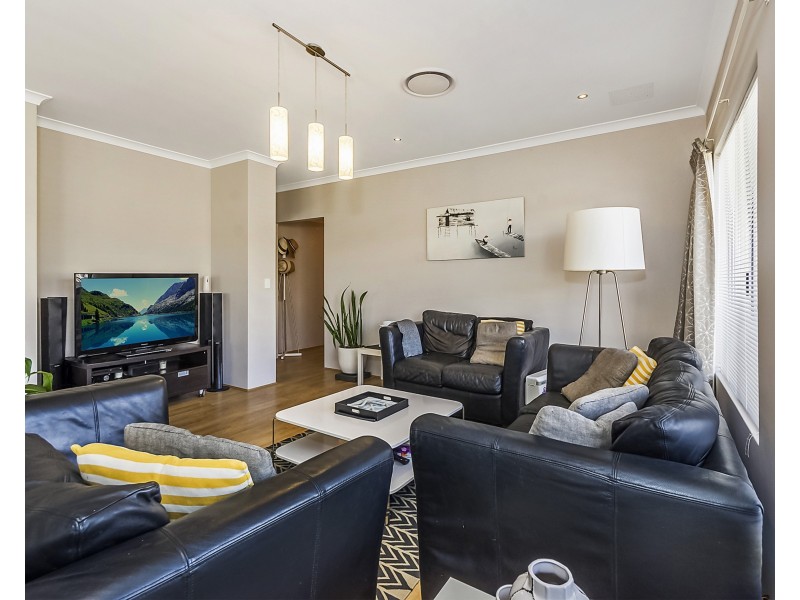 6 Jubata Gardens, Dudley Park WA 6210