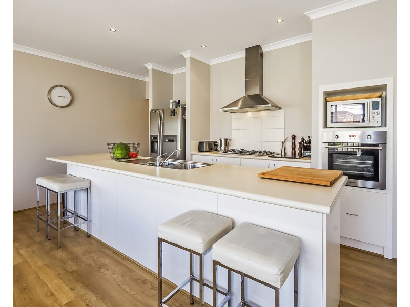 6 Jubata Gardens, Dudley Park WA 6210