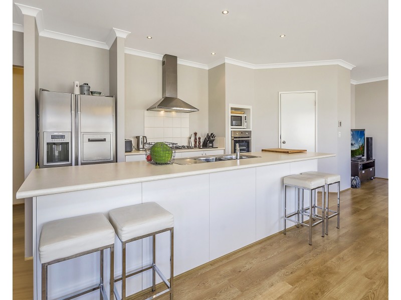 6 Jubata Gardens, Dudley Park WA 6210